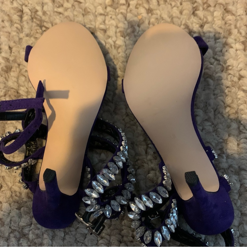 XYD Brand Elegant Purple Heels with Crystal Accents, Size 6.5 - Picture 3 of 4